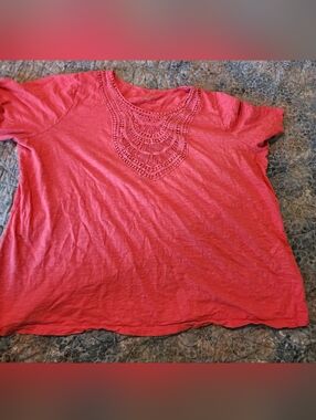 Plus-Size Women’s Crochet Yoke Short Sleeve Top - Coral Pink